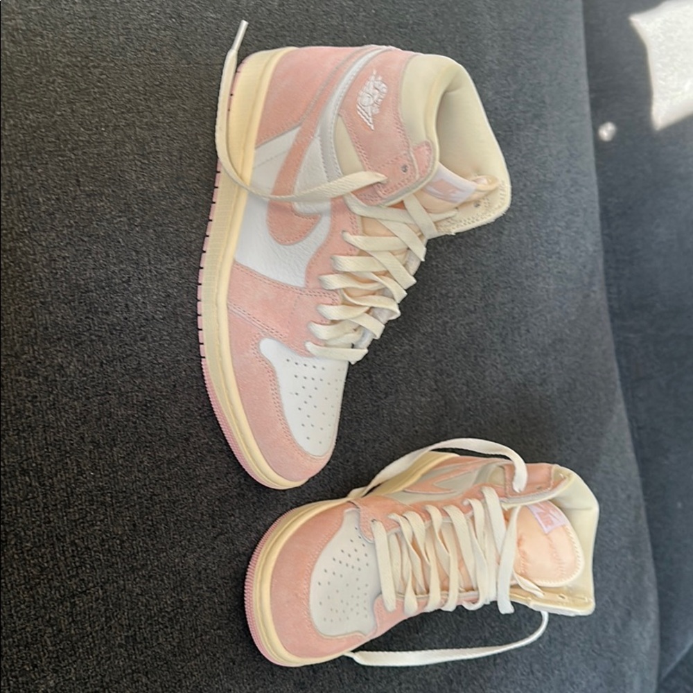 Never worn Air Jordan 1 washed pink